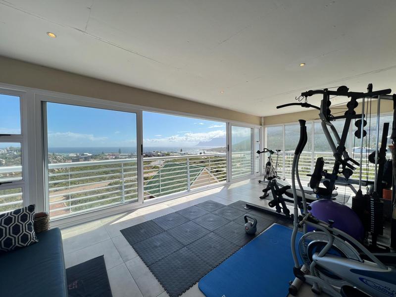 6 Bedroom Property for Sale in Rooi Els Western Cape